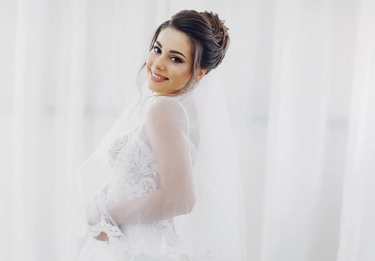 مكياج عروس- الصورة من Freepik 