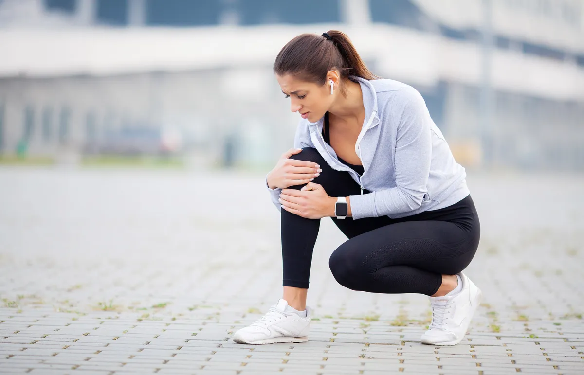 آلام الركبة بعد الرياضة.. أنواعها وأعراضها والعلاجات - الصورة من Shutterstock