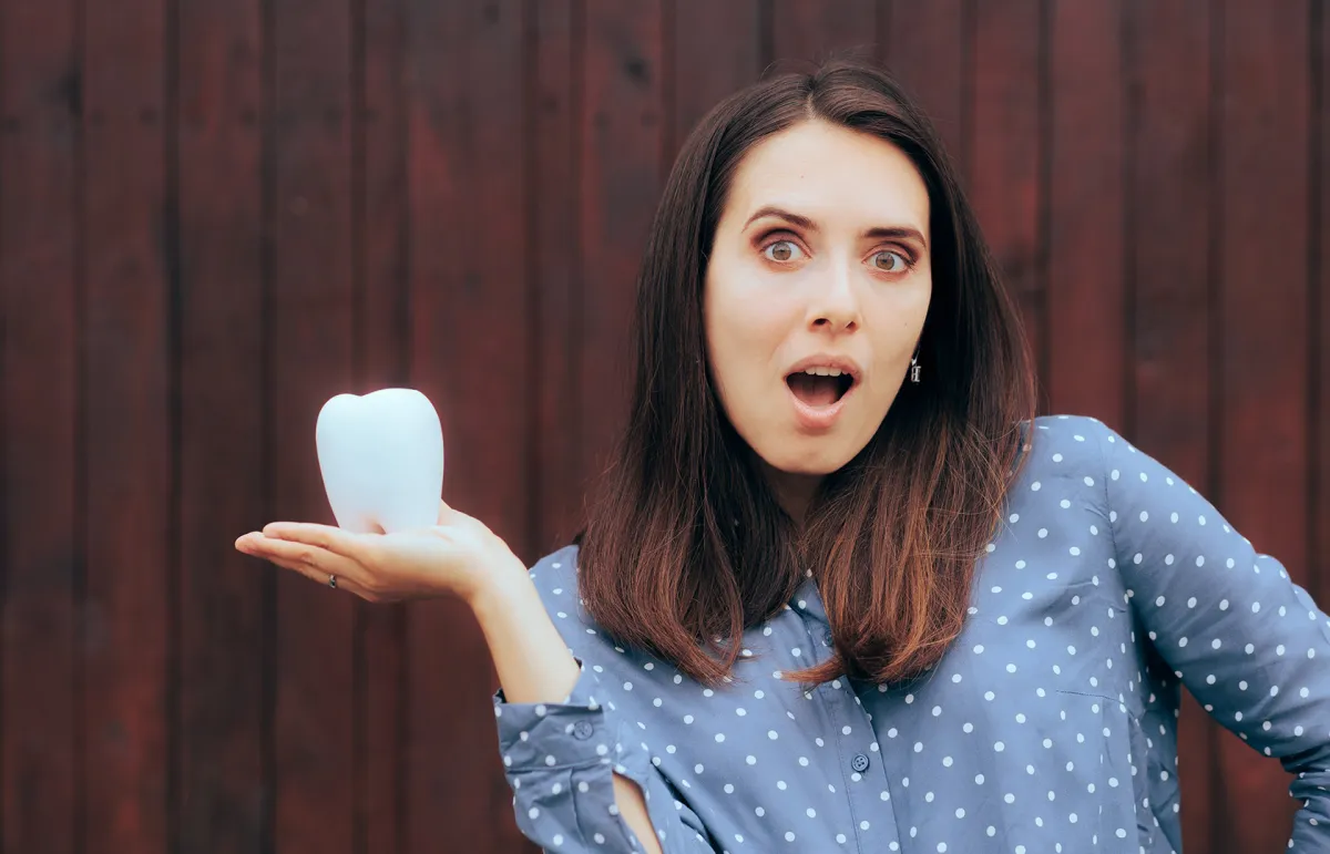 تفسير حلم خلع الضرس باليد بدون ألم - الصورة من Shutterstock 