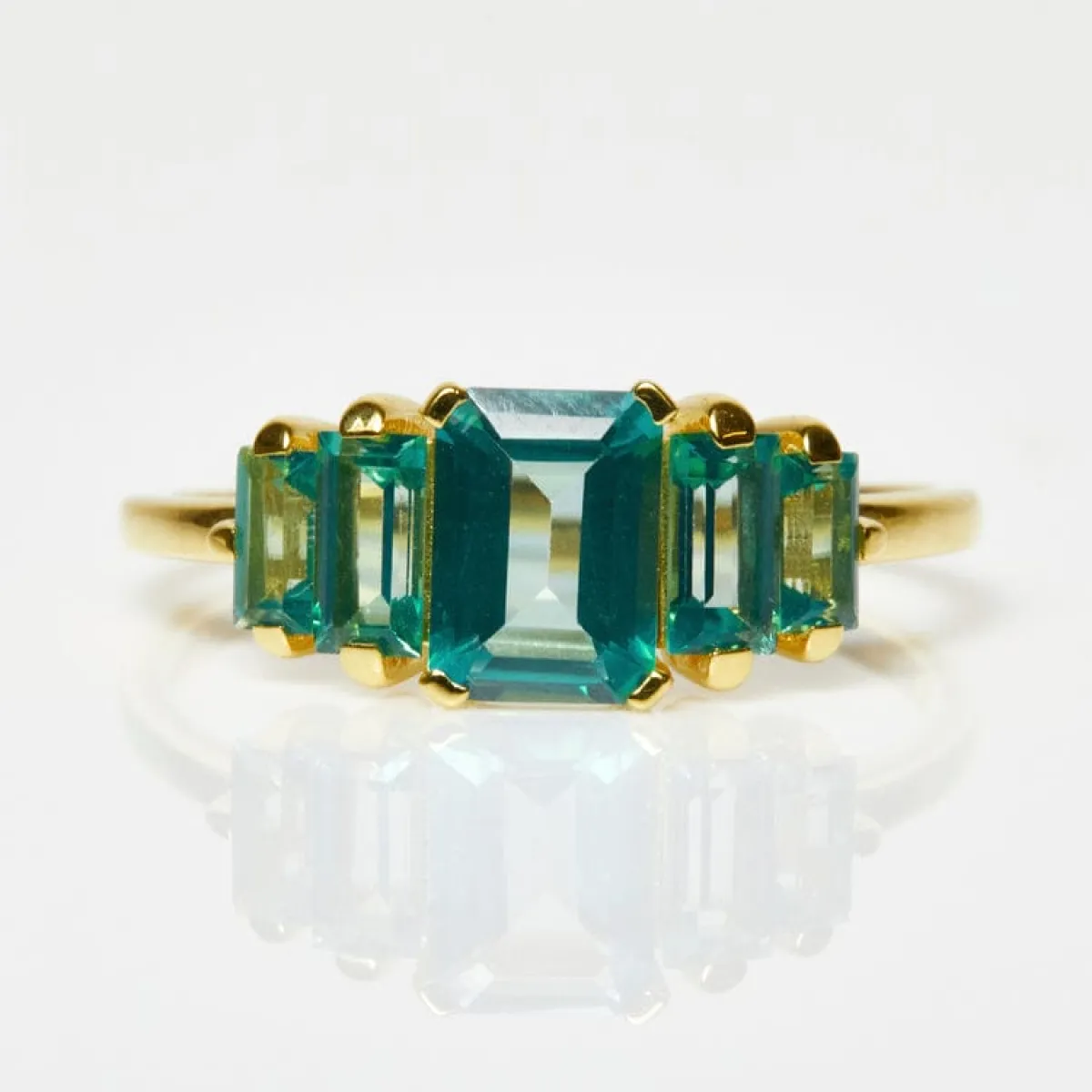 خاتم Fern Green Topaz Deco من Carrie Elizabeth 