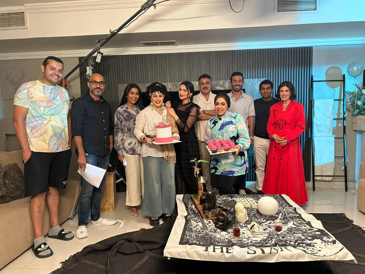 اسرة مسلسل نهاية فراق تحتفل بيوم ميلاد الفنانة فاطمة الطباخ- الصورة من الفنانة