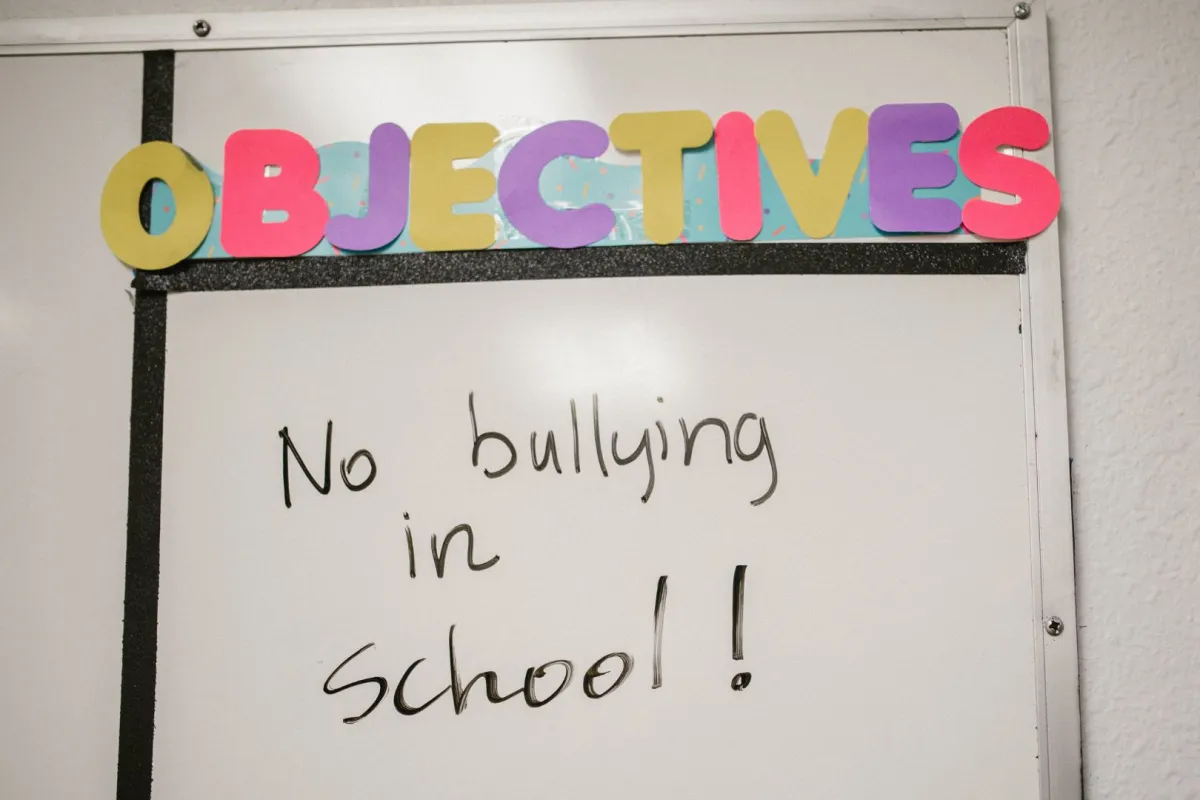 الاحتفال باليوم العالمي لمكافحة جميع أشكال العنف والتنمر في المدارس