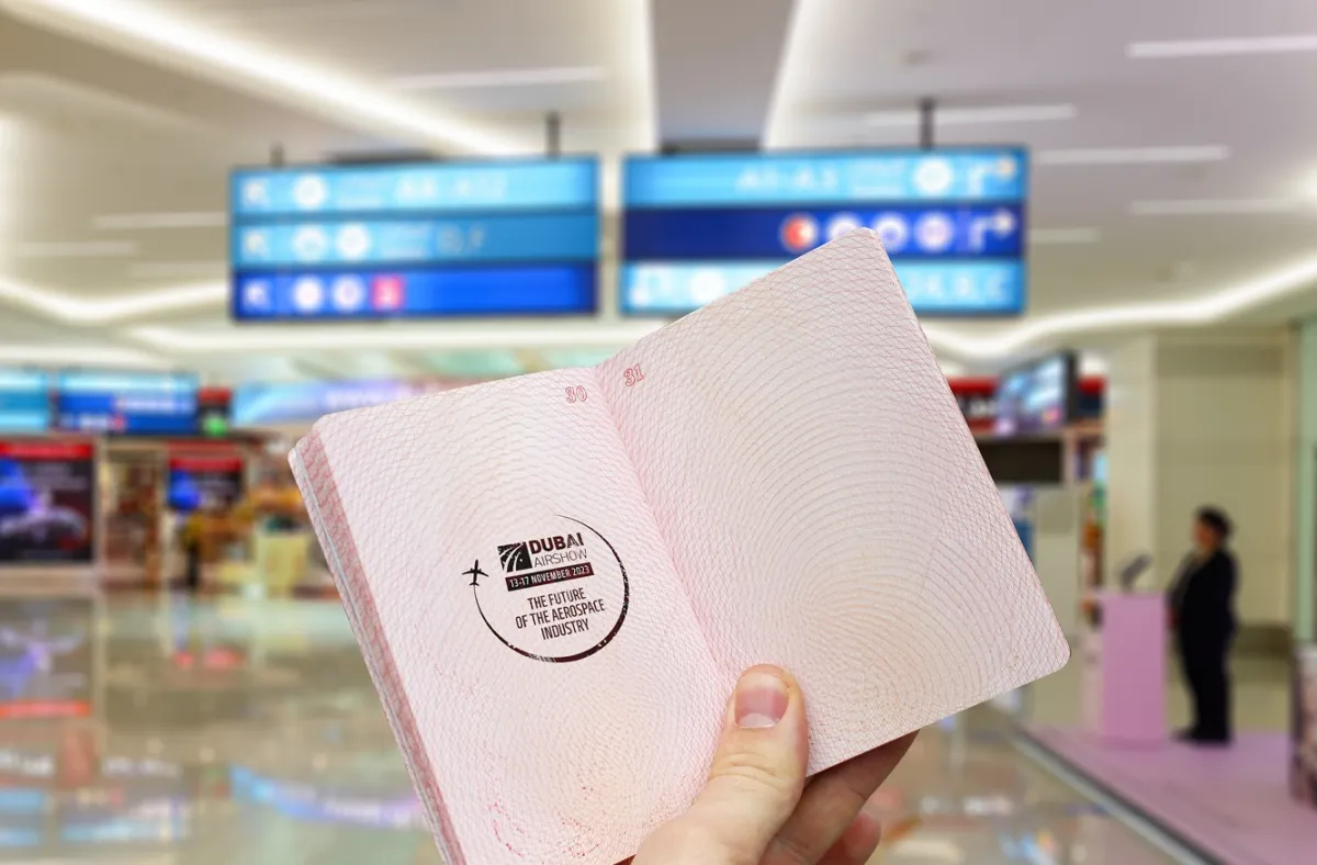 إطلاق ختم احتفالاً بالنسخة الـ18 من معرض دبي للطيران - الصورة من حساب مكتب دبي الإعلامي 