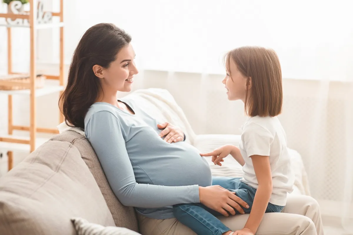 صورة لأم وطفلتها