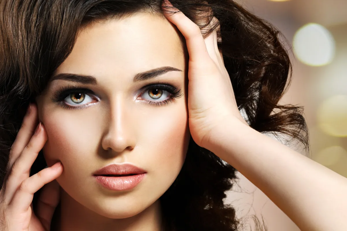 طريقة تطبيق مكياج سينمائي للوجه