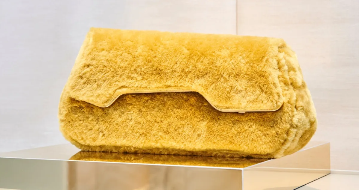  حقيبة من Santoni  (الصورة من موقع Launchmetrics/Spotlight©)