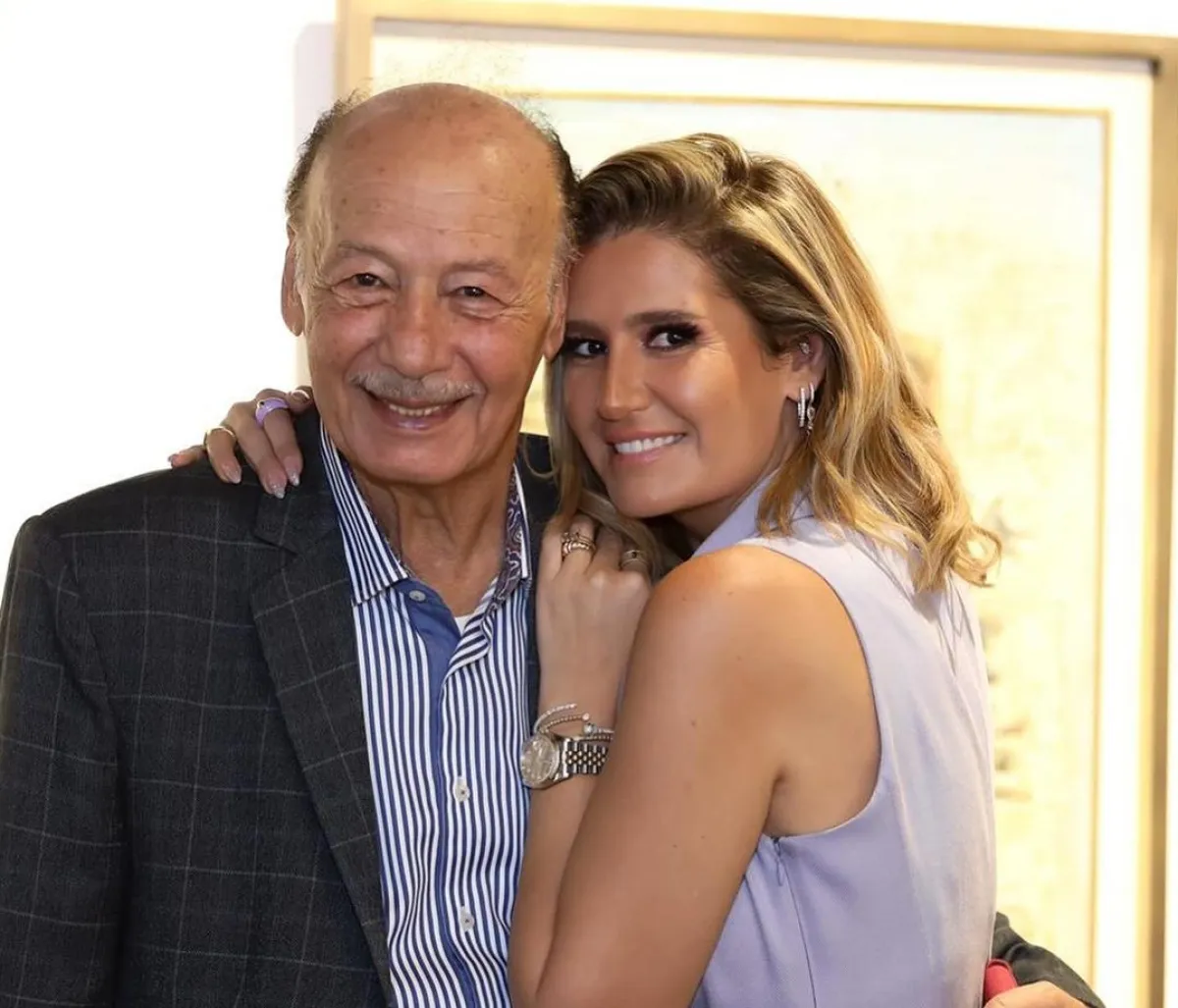 هنا شيحة برفقة والدها -الصورة من صفحتها الرسمية على إنستغرام