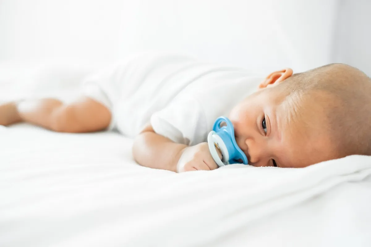 صورة لطفل رصيع