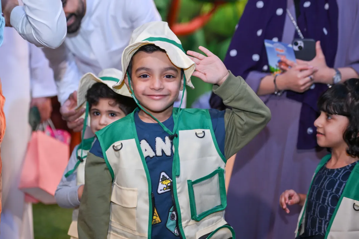 تتضمن هذه التجربة الفريدة العديد من المغامرات والتجارب الرائعة تجمع بين متعة اللعب والتعلم للأطفال