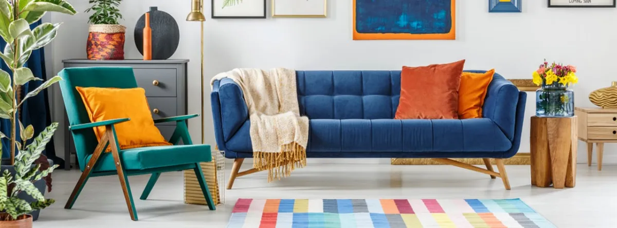 كرسي جانبي منجد بنسيج أزرق مخضر