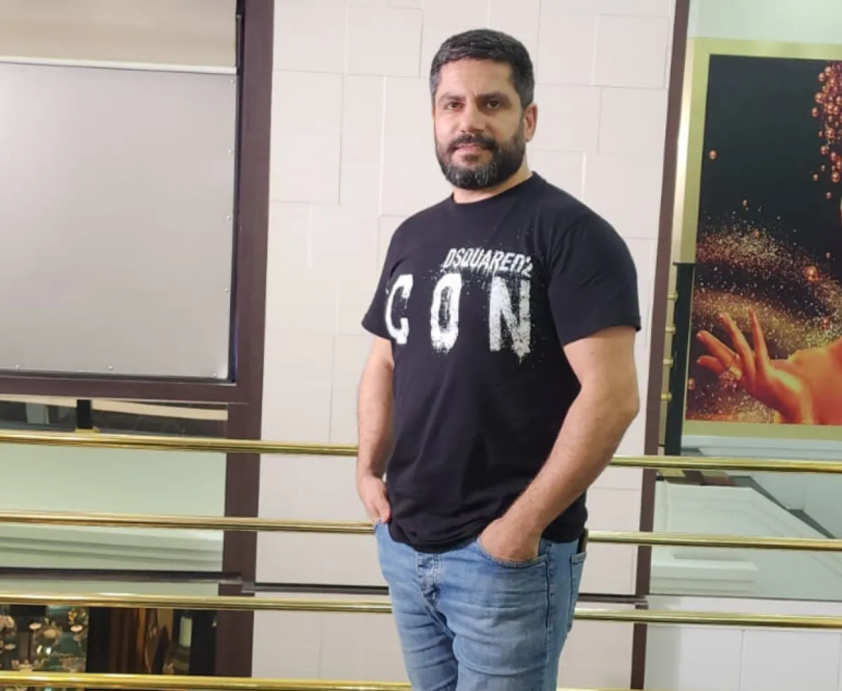 خبير الشعر طوني فرنيني 