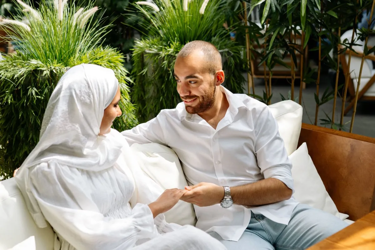 كيف ابتعد عن المشاكل خلال فترة الخطوبة