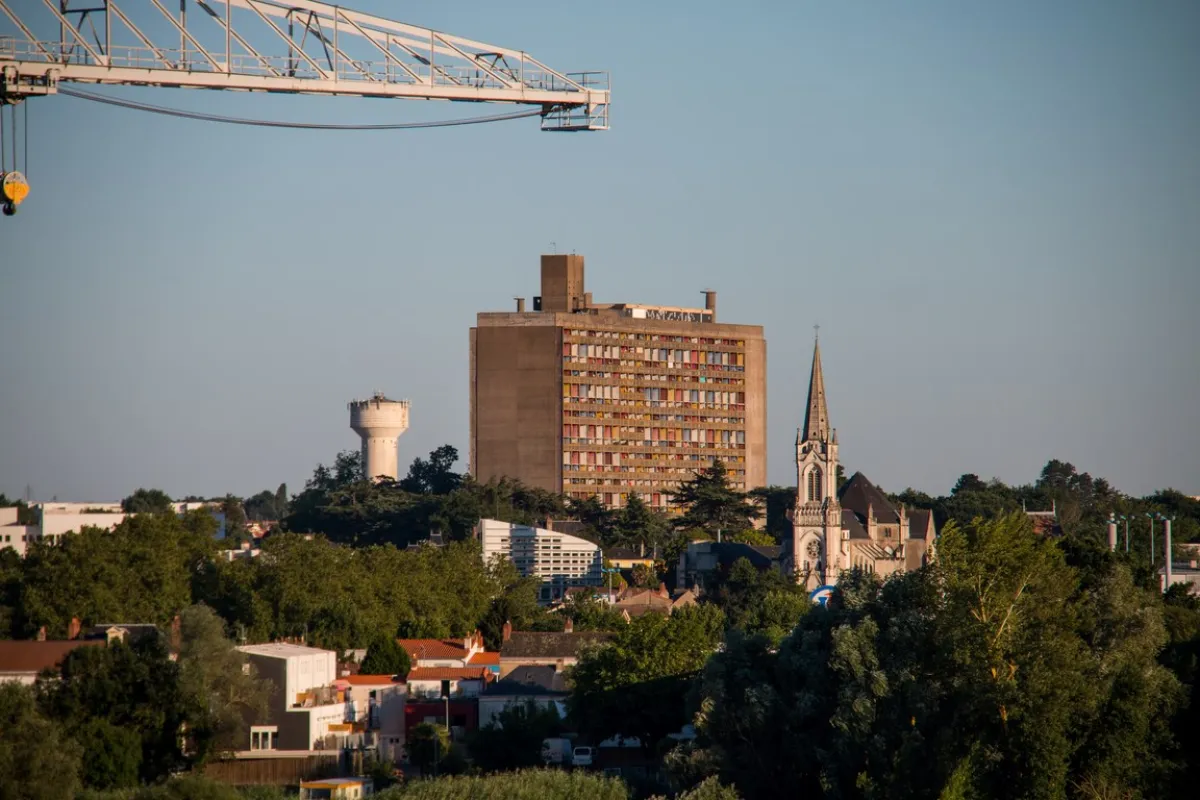 "المدينة المُشعة"