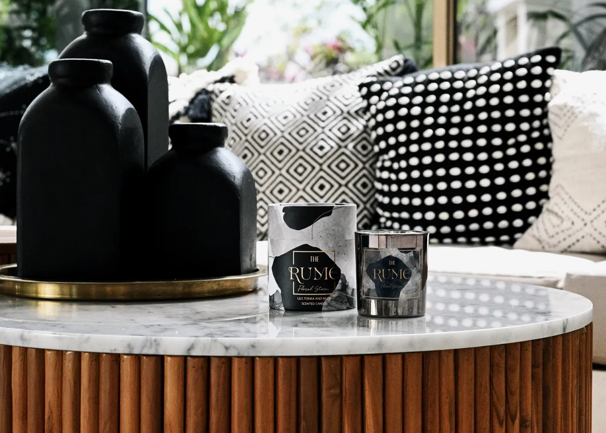 شمعتين من مجموعة "Floral Storm"