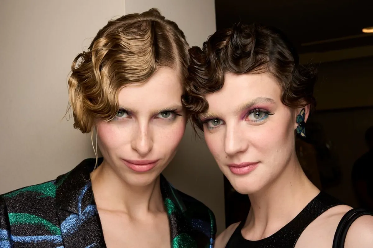 من عرض أزياء جيورجيو أرماني Giorgio Armani. مصدر الصورة LaunchmetricsSpotlight©