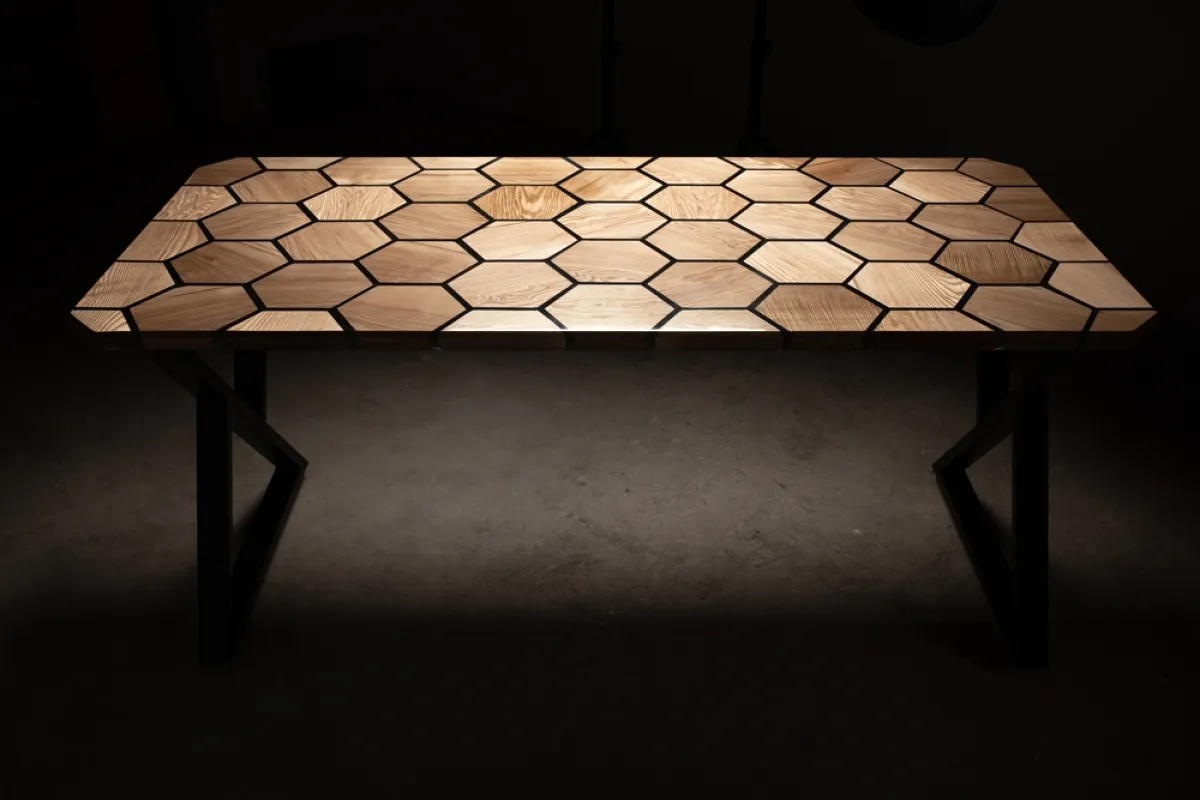 طاولة من طراز "الفنتدج"