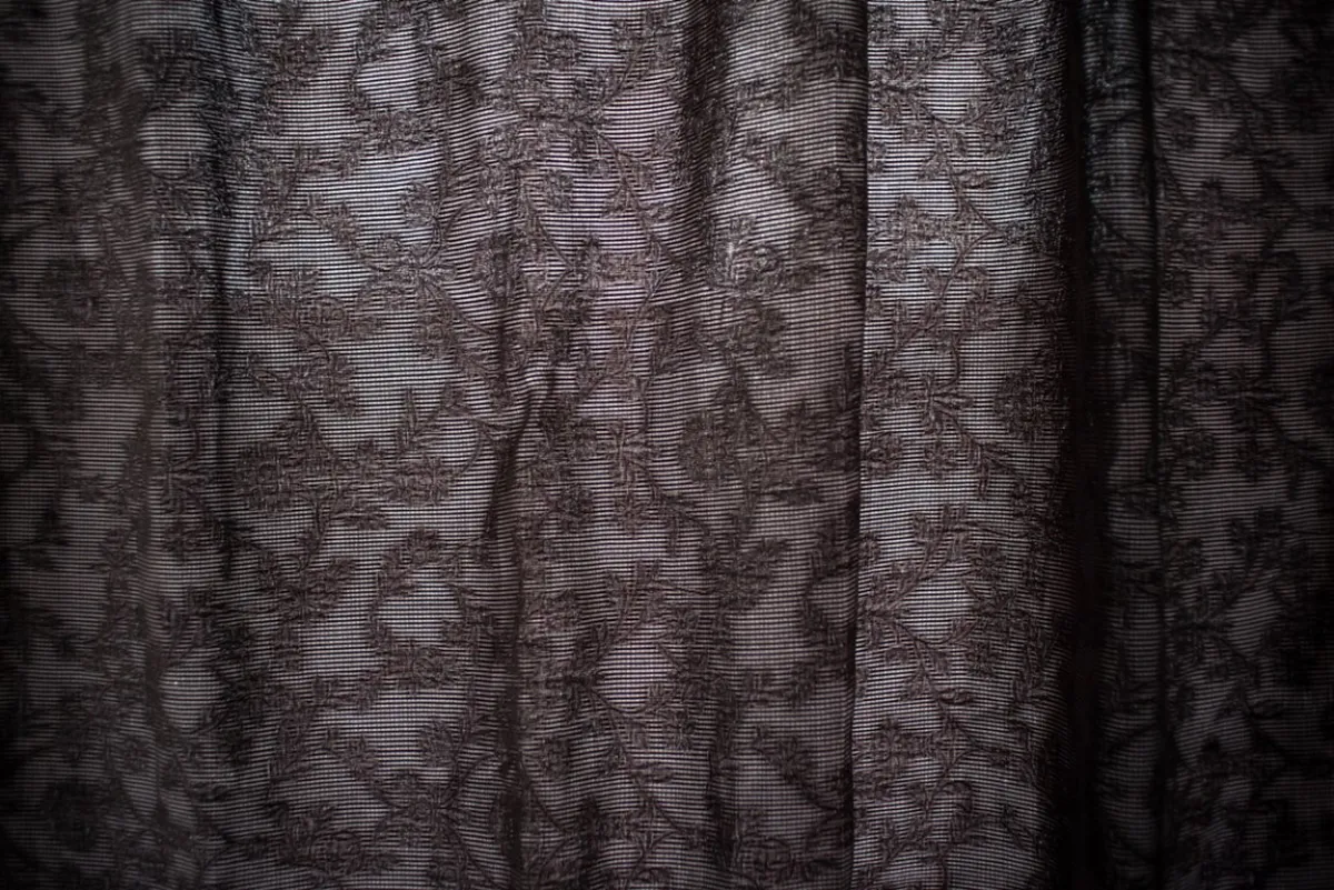 ستارة مفصلة من نسيج ثقيل