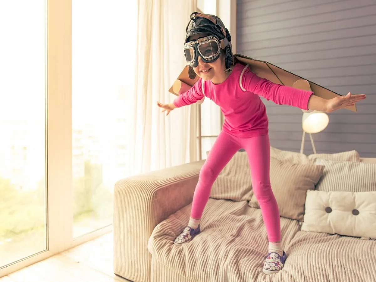 صورة لطفل يلعب