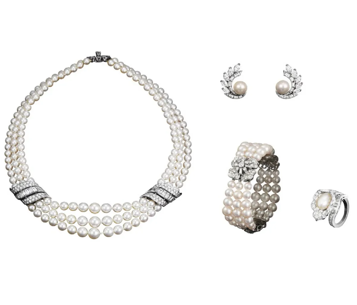 طاقم من المجوهرات لفان كليف أند آربلز أهداه الأمير رينيه إلى الأميرة غرايس بمناسبة زفافهما عام 1956- الصورة من أرشيف الدار