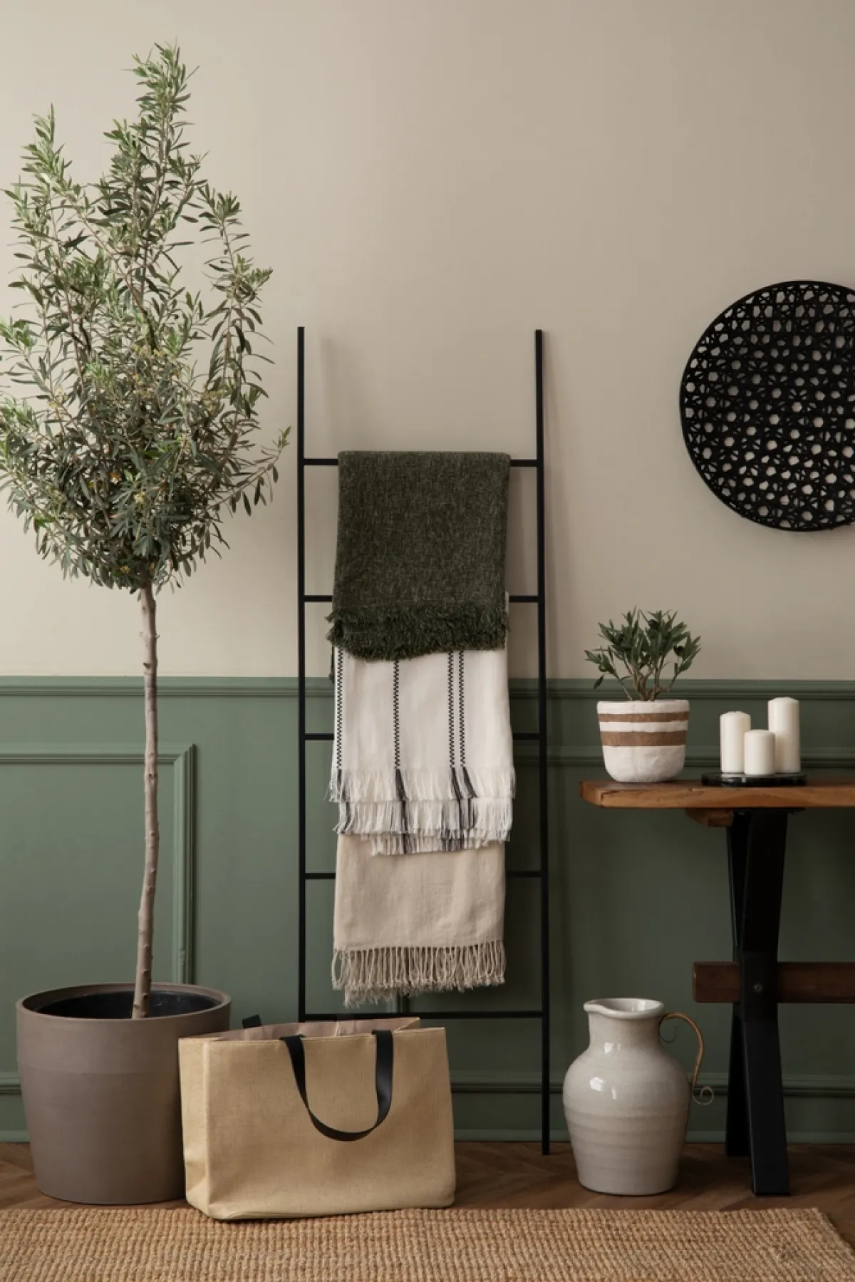 تزيين دواخل المنزل بشجرة الزيتون فكرة جذابة في الديكور الداخلي