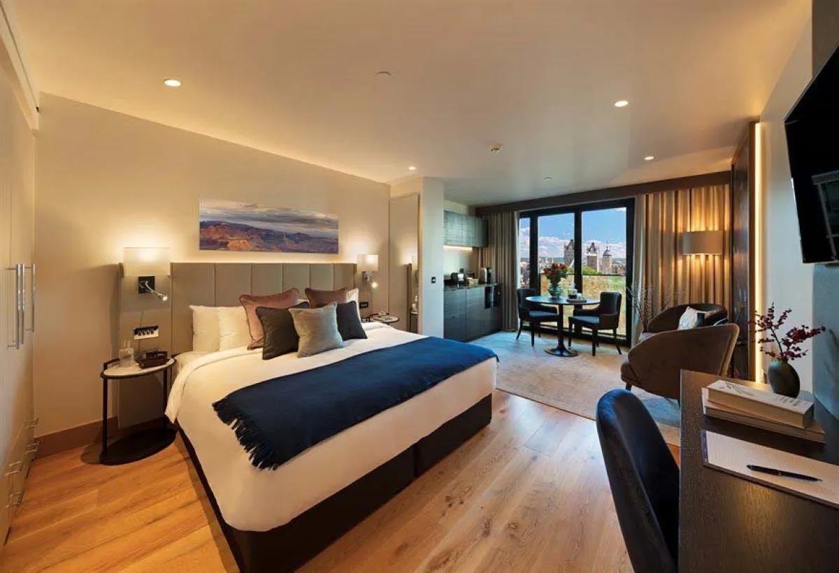 تاور سويتس باي بلو أوركيد