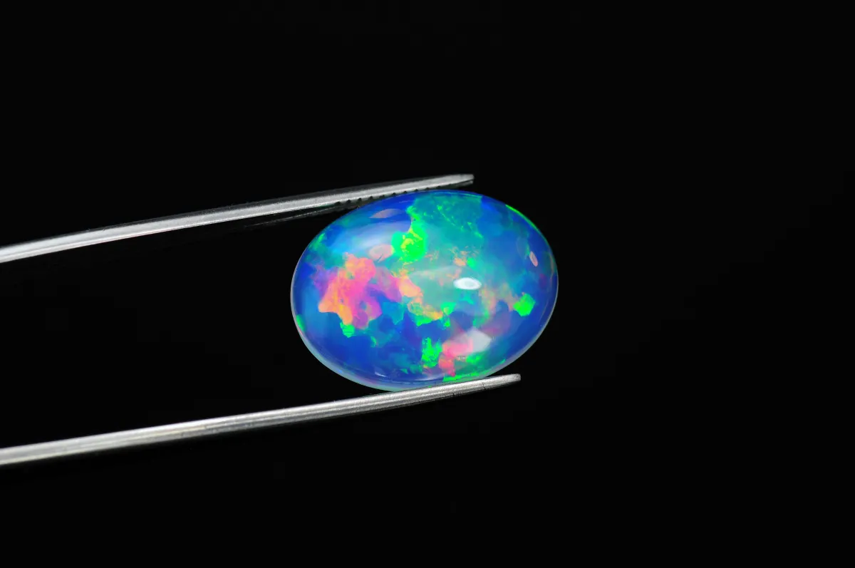 حجر أوبال- الصورة من Shutterstock