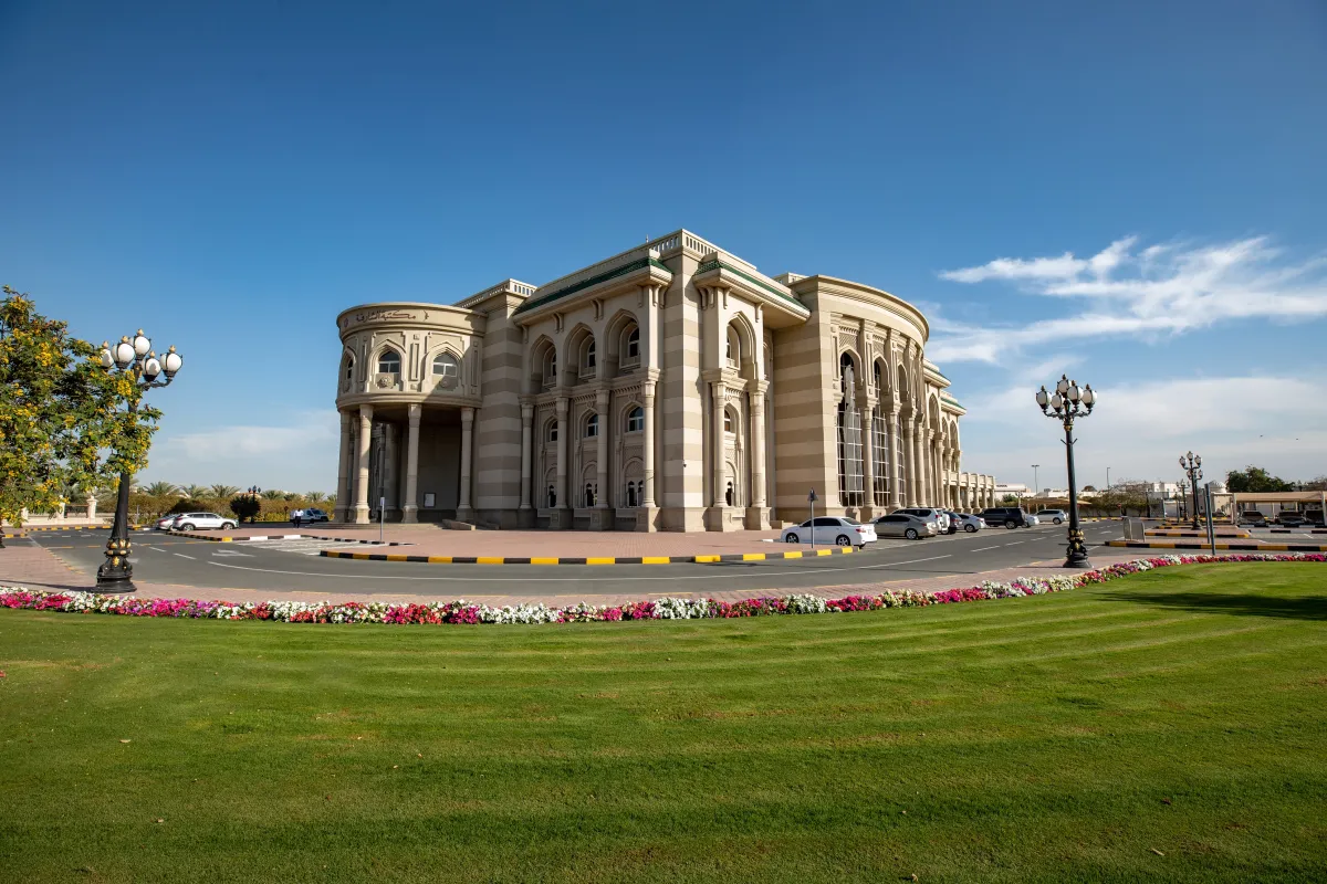 صورة مبنى مكتبات الشارقة