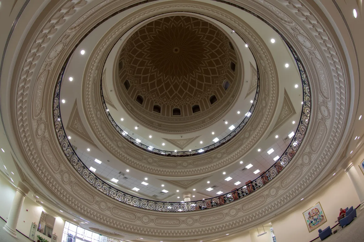 صورة بهو مكتبات الشارقة