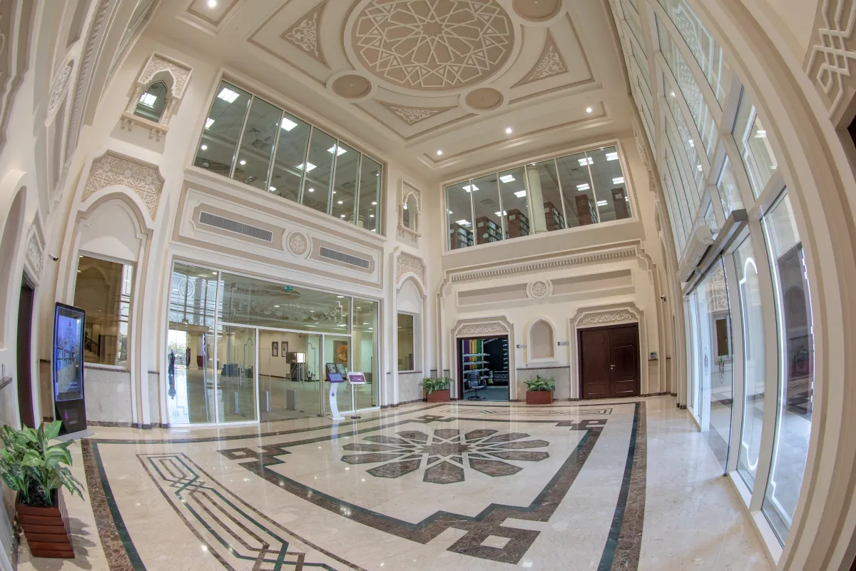 صورة مكتبات الشارقة ن الداخل