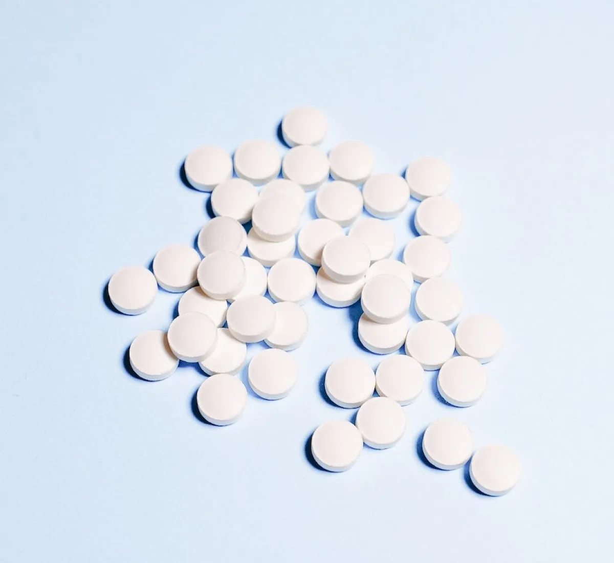 زيادة الكالسيوم في الدم قد تسبب اضطرابات في القلب (المصدر: pexels)