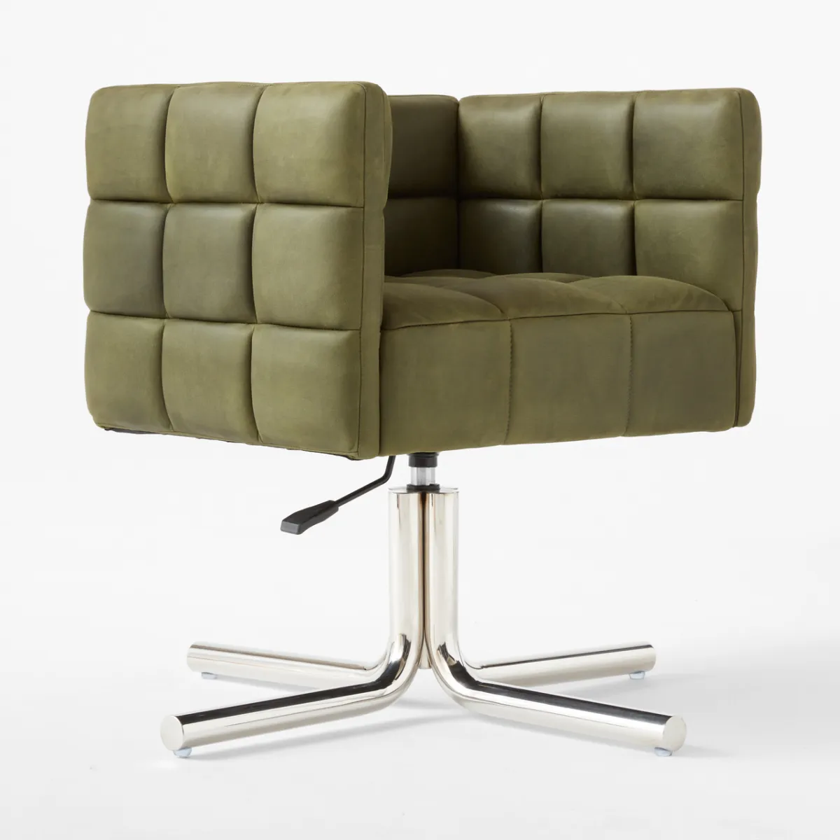 كرسي في معرض دبي للتصميم