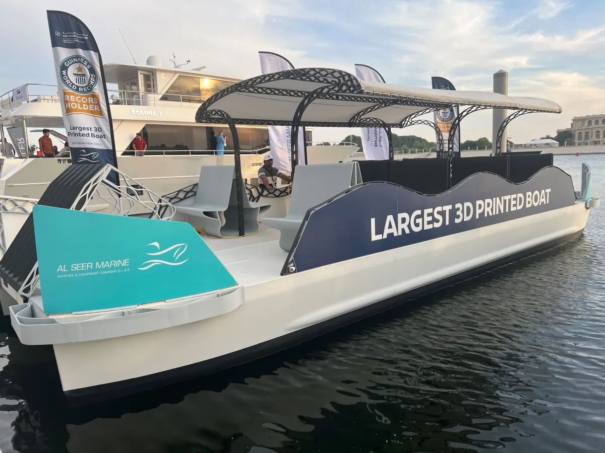  الكشف عن أكبر قارب مصنوع بتقنية الطباعة ثلاثية الأبعاد في العالم خلال معرض أبوظبي الدولي للقوارب