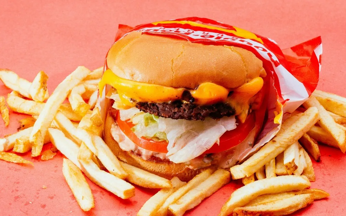 تجنبي الأكلات السريعة (المصدر: pexels) 