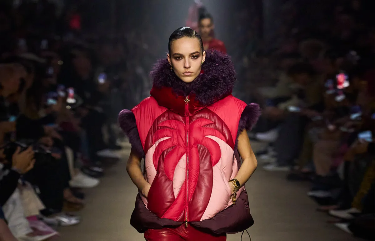 تنسيق الجيليه المنفوخة من بالمز انجلز Palms Angels (الصورة من موقع Launchmetrics/Spotlight ©)