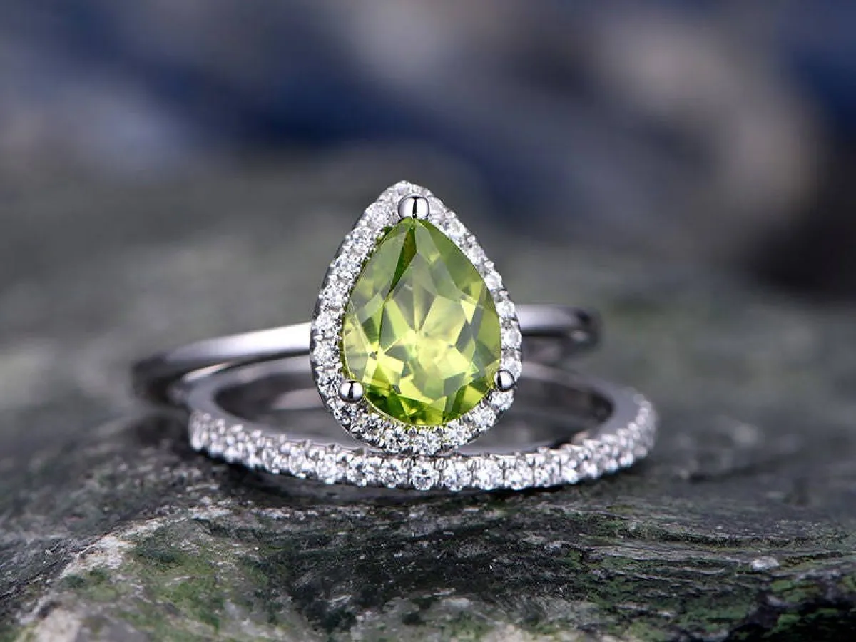 خاتم زبرجد وألماس من مجوهرات willwork