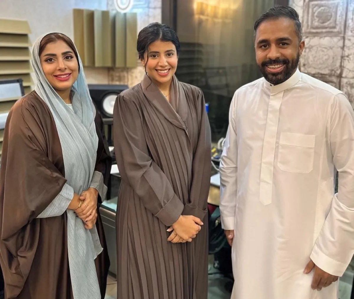 عائشة السيفي وأروى وراشد محمد - الصورة من المصدر