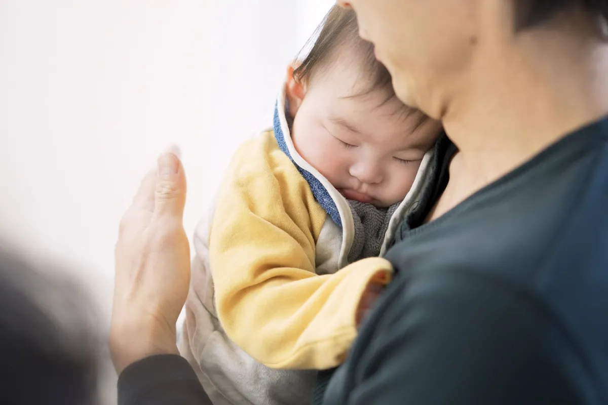 صورة لطفل يتجشأ