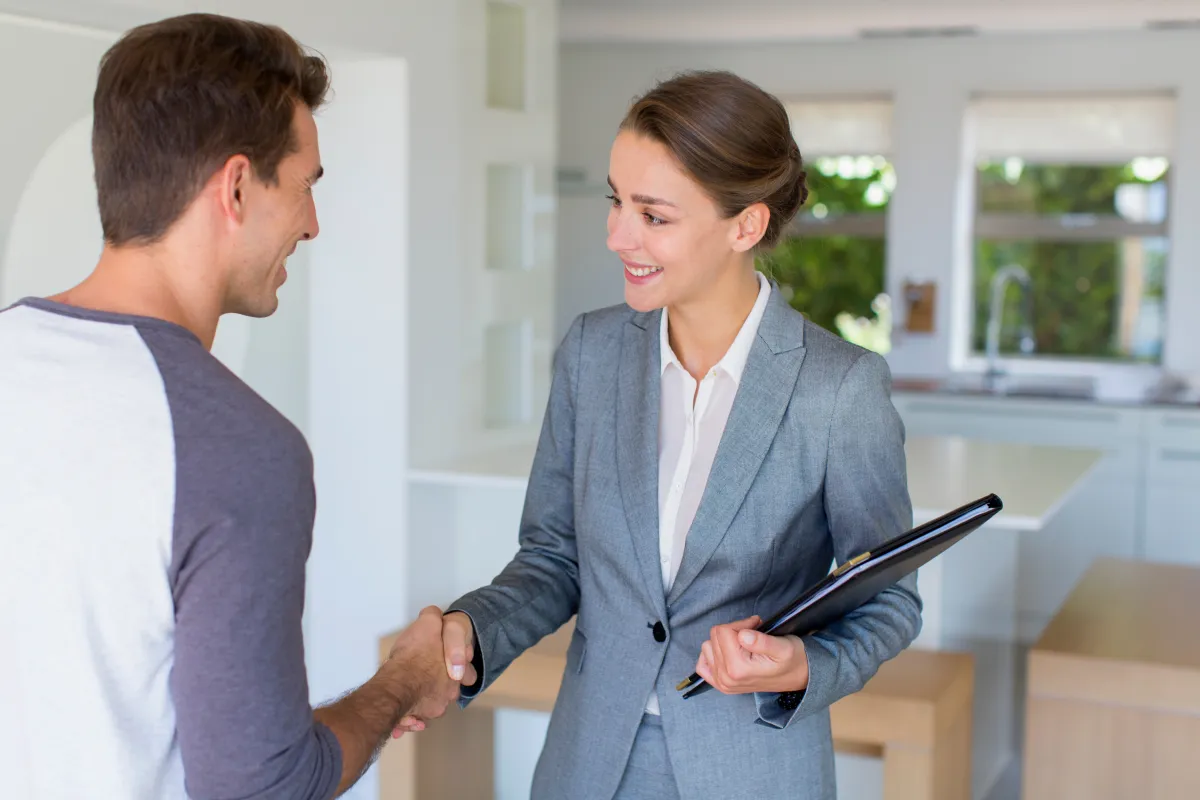 من الهام إبلاغ العملاء المهمين بالإجازة