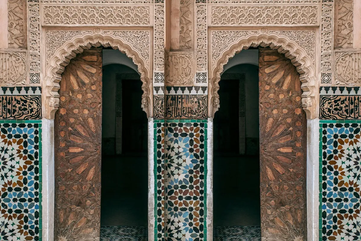 التناظر الشكلي