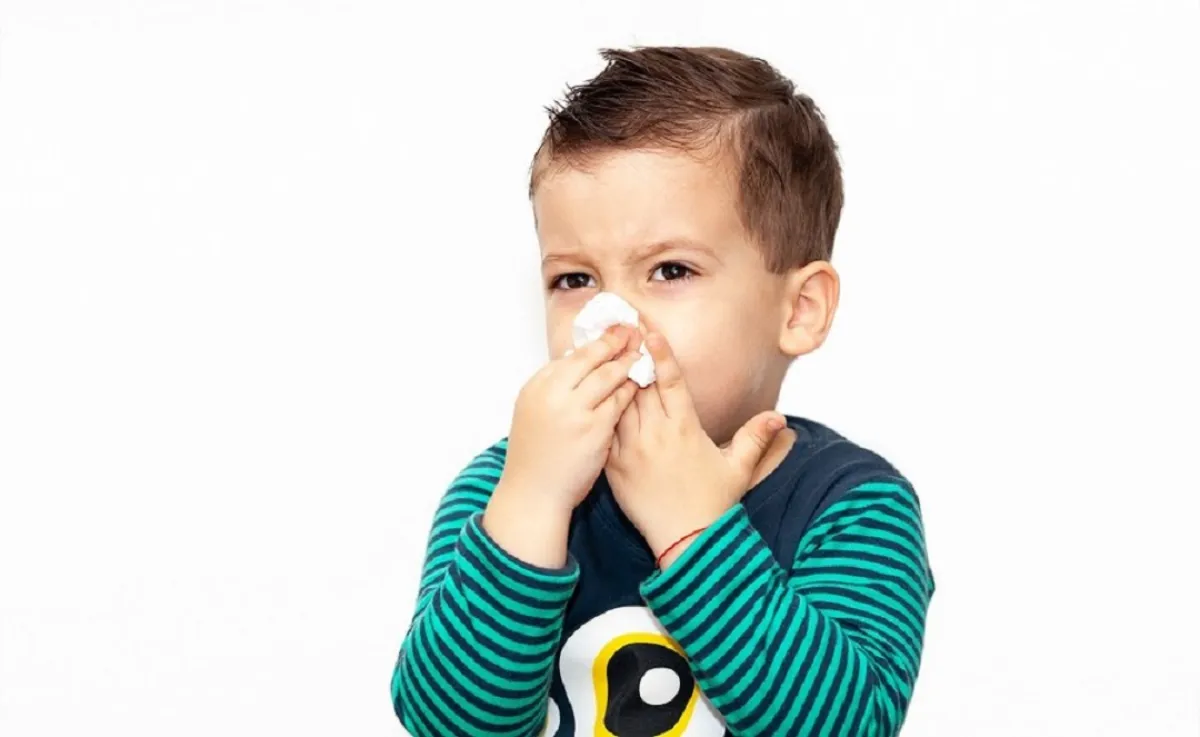 صورة لطفل يعاني من سيلان الأنف