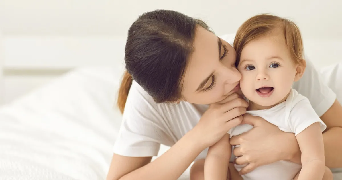 صورة لأم وطفلها