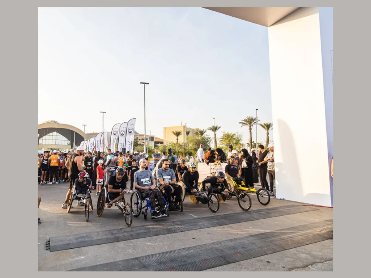 مشاركة أصحاب الهمم في السباق الخيري. الصورة من wam