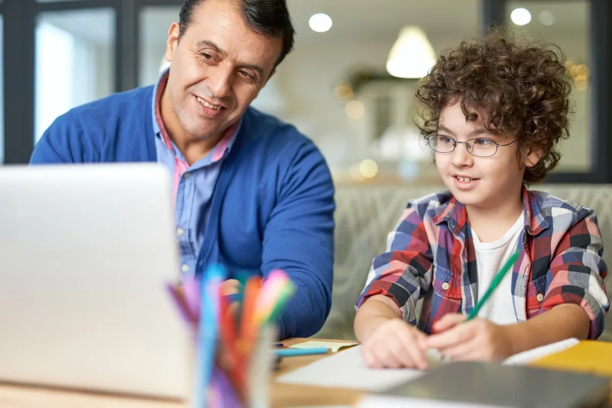 صورة لأب مع ولده