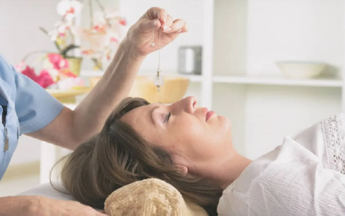 التنويم المغناطيسي (المصدر: pexels)