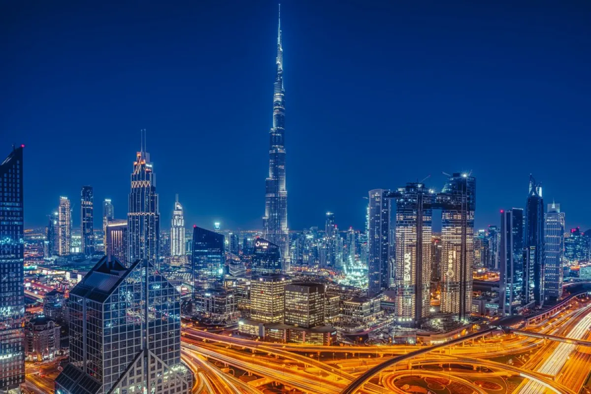 إمارة دبي.  الصورة من موقع unsplash by ZQ Lee
