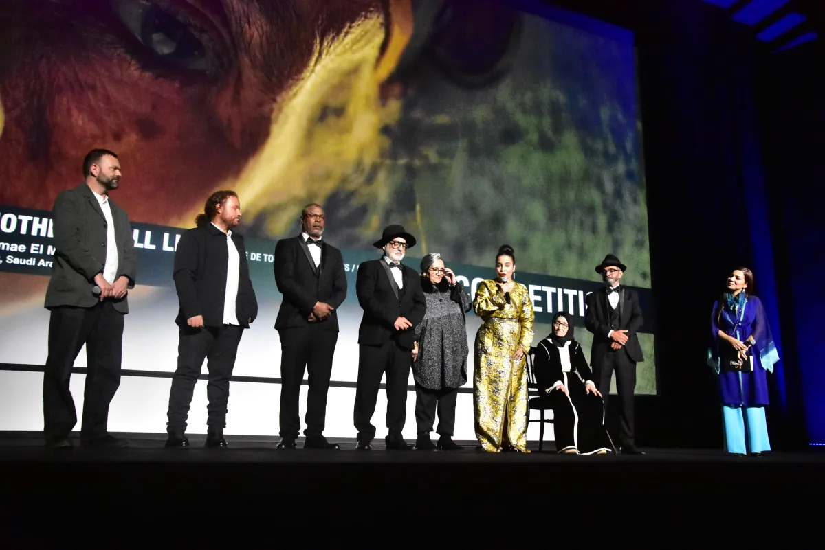 أسماء المدير مع طاقم الفيلم