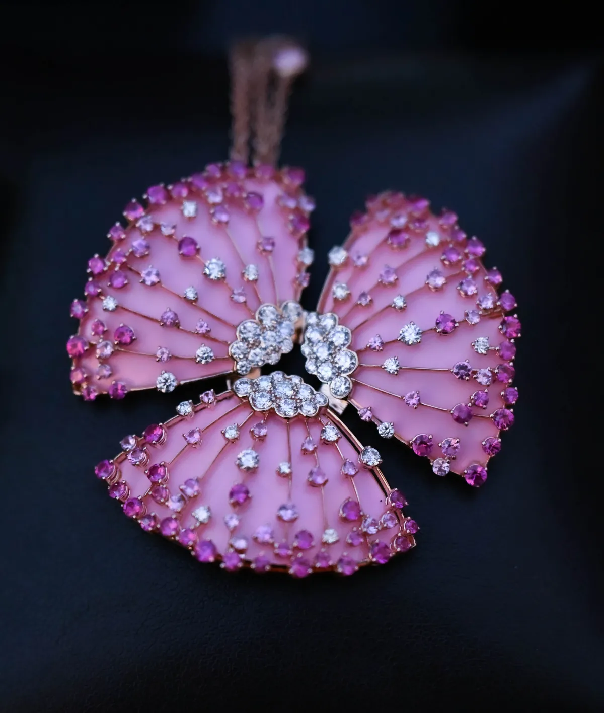 من المجموعة الجديدة LUCCIOLE