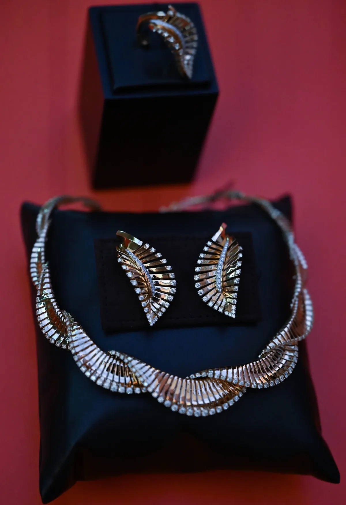 من المجموعات المعروضة ضمن المتجر