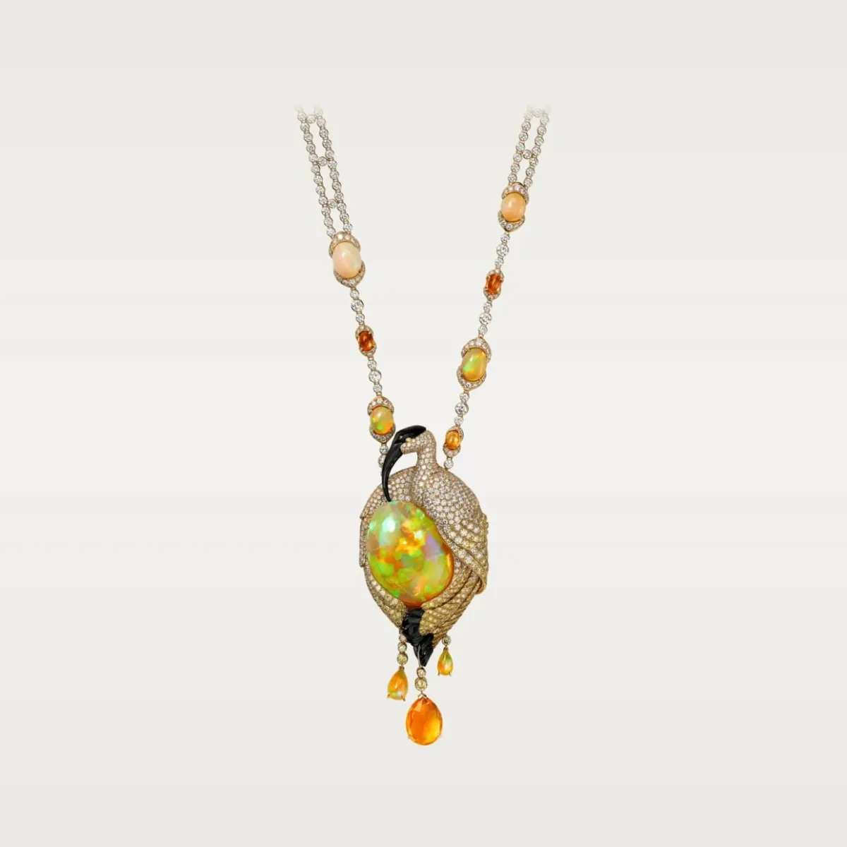 قلادة بحجر الأوبال الناري من كارتييه Cartier 