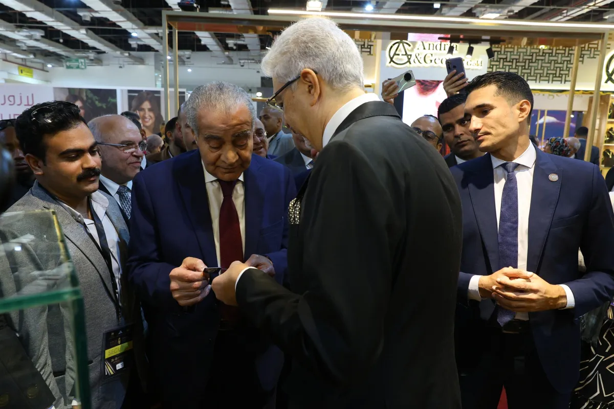 تدشين أول ماكينة Atm لسحب سبائك الذهب بمصر - الصورة من حساب معرض نبيو3 على الفيسبوك